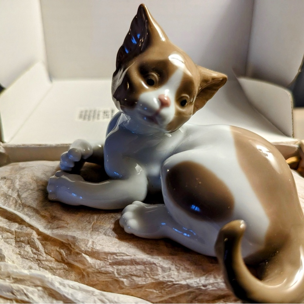 Medium Lladro figurine